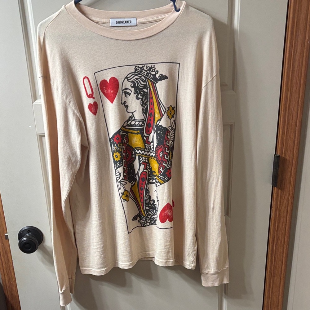 Daydreamer Queen Graphic Cream Long Sleeve